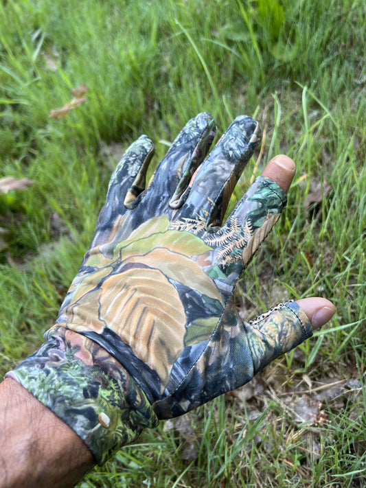 Thin Camo Gloves with Cut Thumb and Index Finger